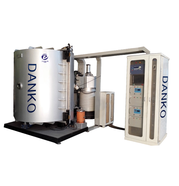 Como o transportador e o sistema de manuseio de peças desta máquina de revestimento automotivo são projetados para acomodar diferentes tipos de carrocerias de veículos?